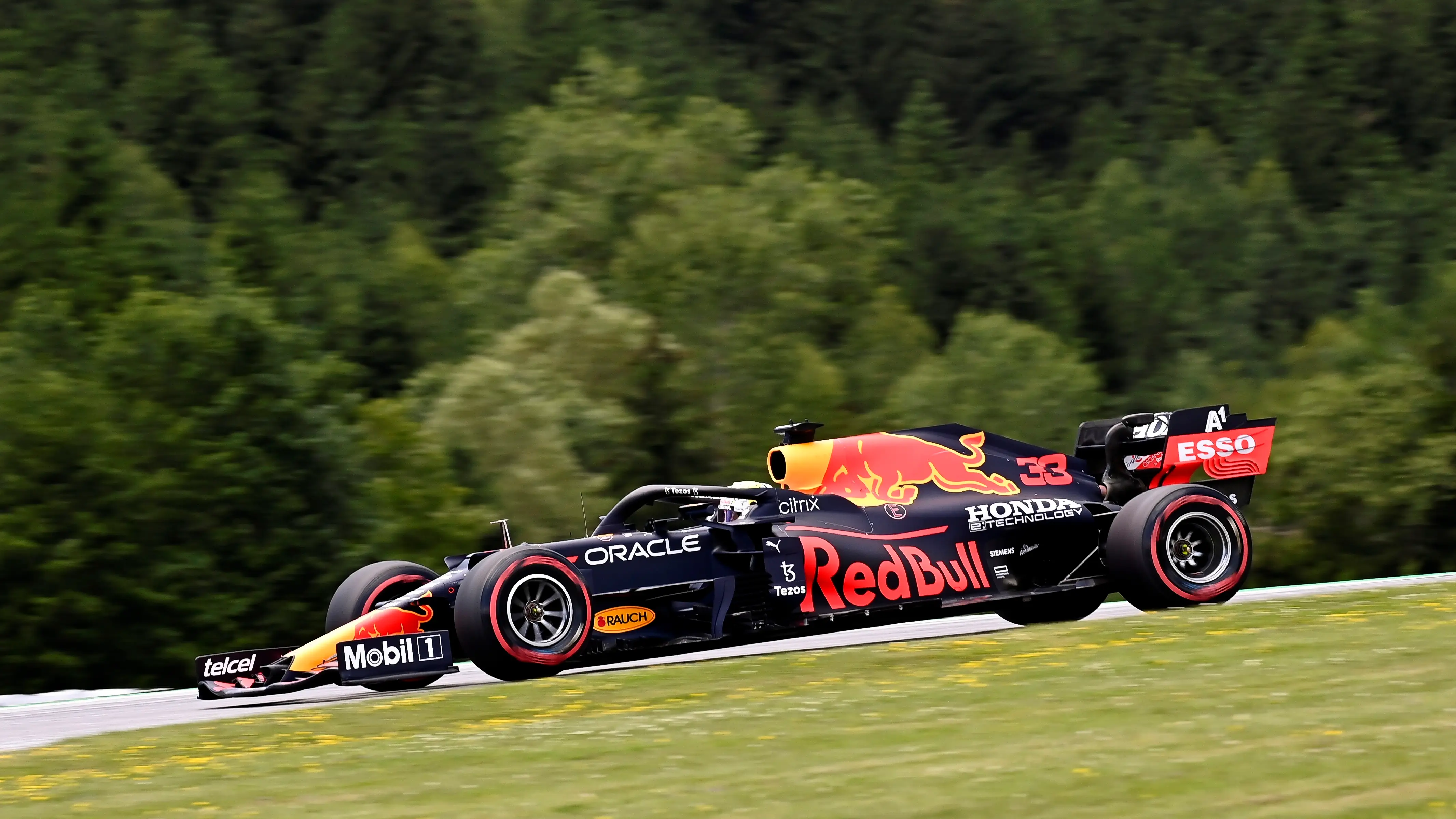 Pole de Verstappen en el GP de Estiria por delante de Bottas y Hamilton, Alonso 9º y Sainz 12º Pole de Verstappen en el GP de Estiria por delante de Bottas y Hamilton, Alonso 9º y Sainz 12º