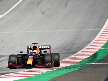 Un imaparable Verstappen gana el GP de Estiria con Hamilton 2º, Sainz 6º y Alonso 9º