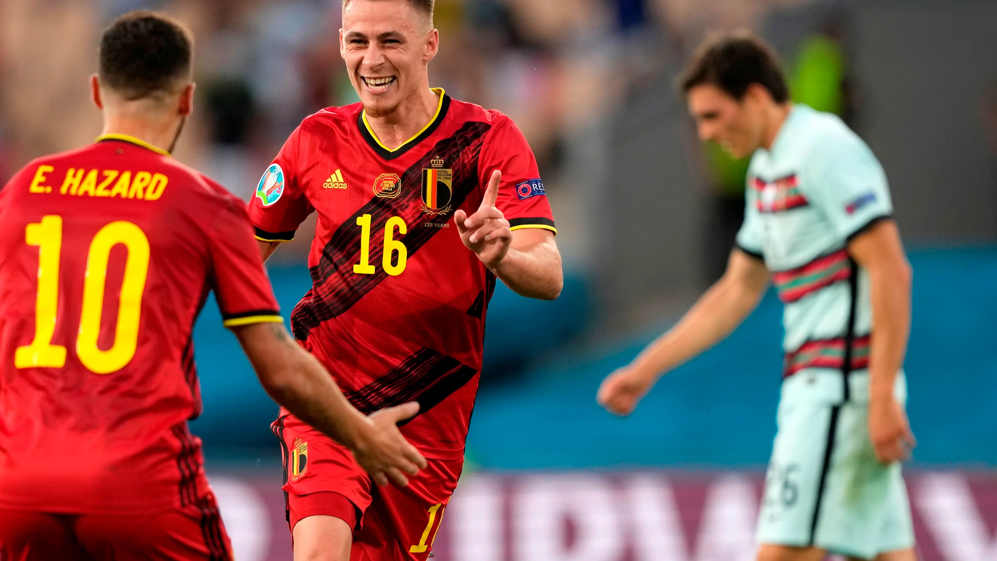 Un golazo de Thorgan Hazard elimina a la Portugal de Cristiano en octavos de final Un golazo de Thorgan Hazard elimina a la Portugal de Cristiano en octavos de final