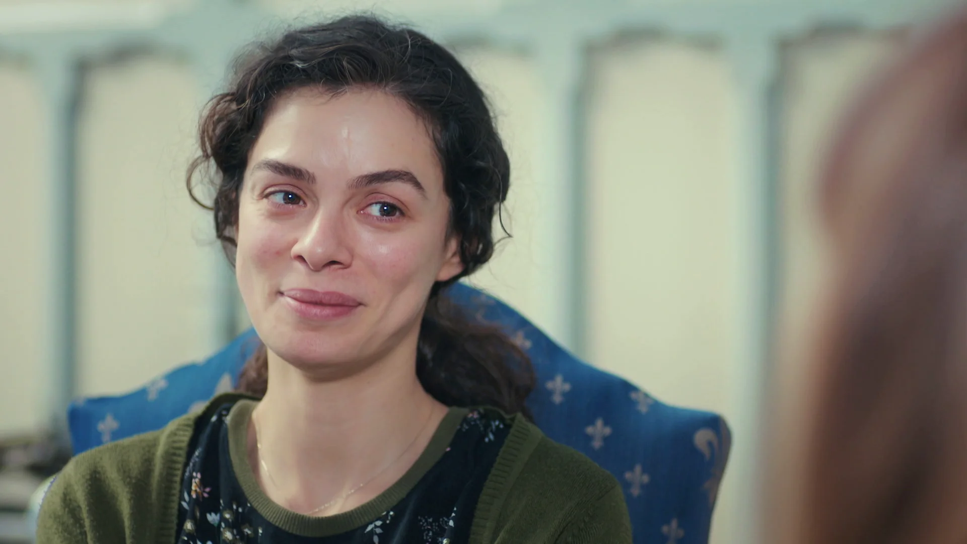 ¿Sarp o Arif? Bahar explica a Fazilet cómo se puede “querer a dos hombres” a la vez ¿Sarp o Arif? Bahar explica a Fazilet cómo se puede “querer a dos hombres” a la vez