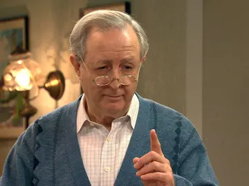 Pelayo, molesto con la decisión de Manolita y Marcelino: “No he decidido si voy a acompañaros en vuestra huida” Pelayo, molesto con la decisión de Manolita y Marcelino: “No he decidido si voy a acompañaros en vuestra huida”