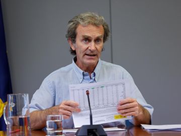 Fernando Simón, ante el macrobrote de Mallorca: "Podría haber algún caso de contagio comunitario"