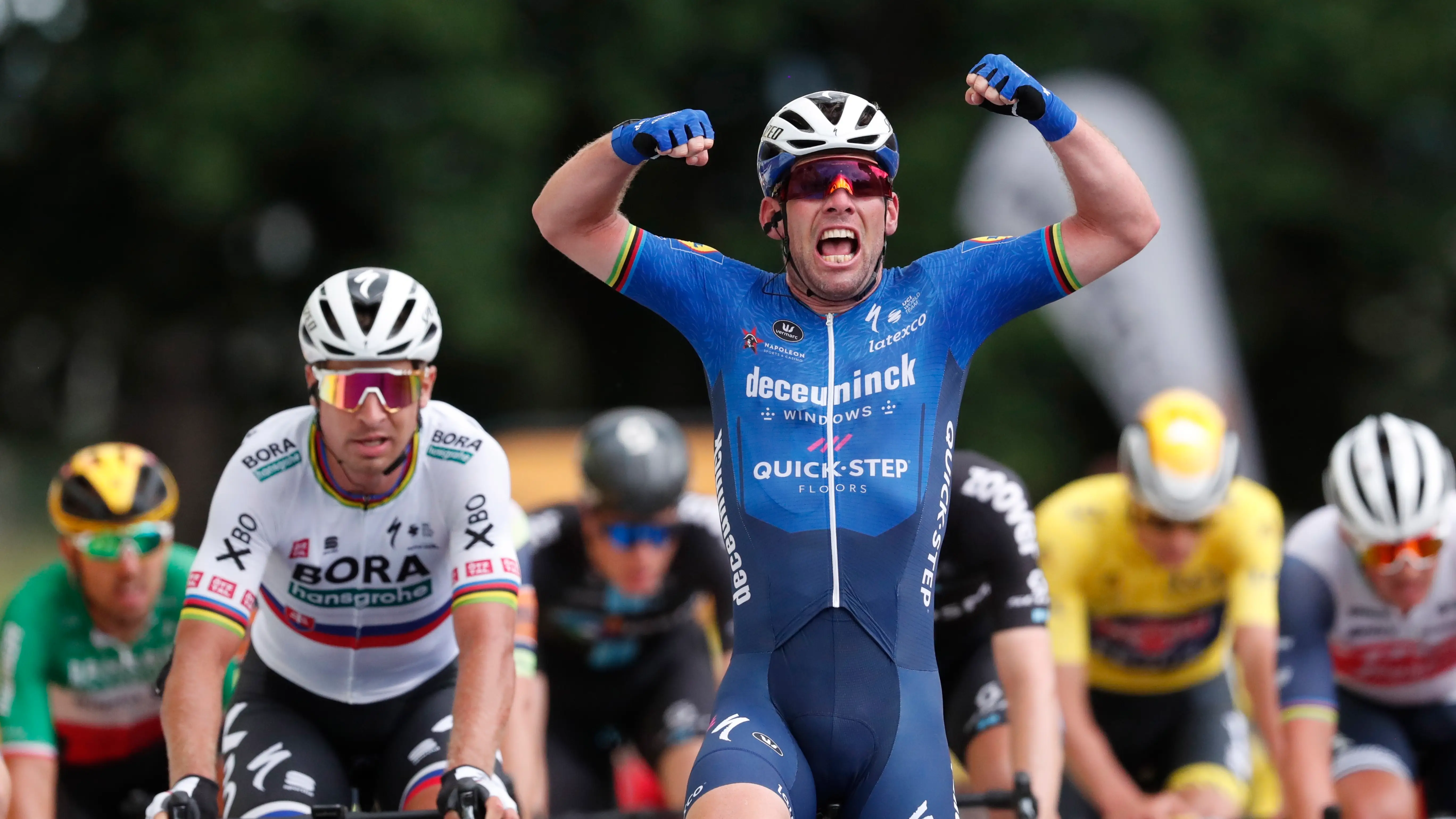 Mark Cavendish celebra la victoria en la etapa 4 del Tour de Francia Mark Cavendish celebra la victoria en la etapa 4 del Tour de Francia