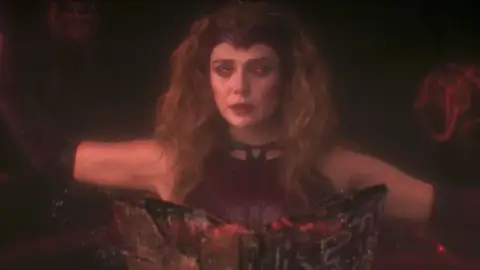 Elizabeth Olsen en 'WandaVision' Elizabeth Olsen en 'WandaVision'