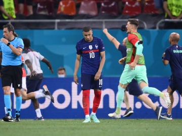 Mbappé, desolado tras fallar el penalti que dejó a Francia fuera de la Eurocopa: "Quería ayudar al equipo y fracasé"