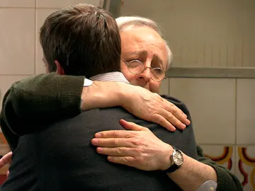 La emotiva despedida de Pelayo y Marcelino que jamás pensarían que llegaría La emotiva despedida de Pelayo y Marcelino que jamás pensarían que llegaría