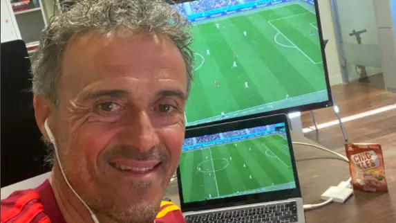 Luis Enrique sube una foto con chicles de jengibre y convierte a Mercadona en tendencia en Twitter Luis Enrique sube una foto con chicles de jengibre y convierte a Mercadona en tendencia en Twitter