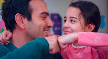 Las palabras de Öykü dejan sin aliento a Demir: "Me alegro de estar enferma"