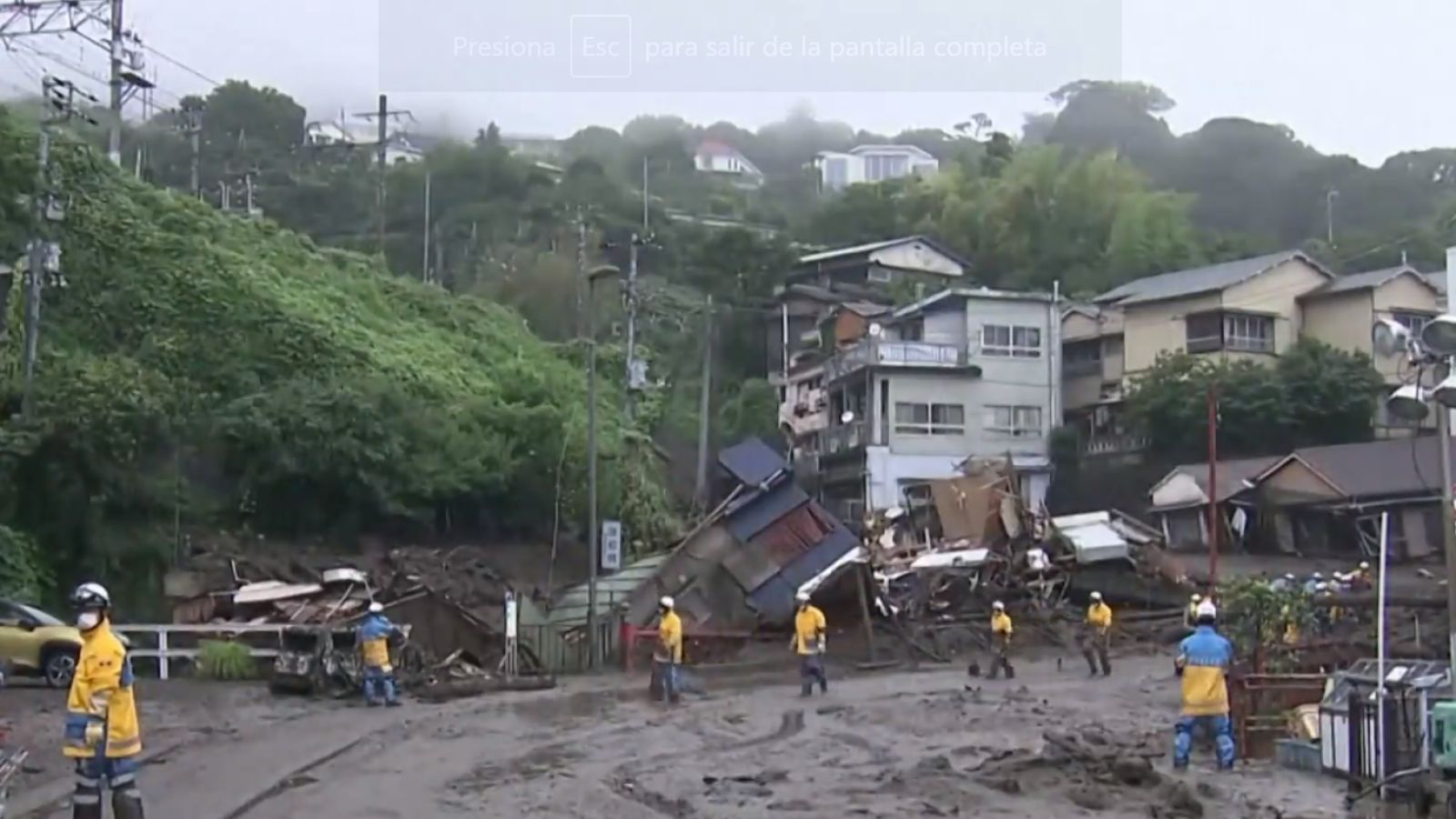 Sigue la búsqueda de los 20 desaparecidos tras el alúd que arrasó varios barrios de la ciudad de Atami, en Japón