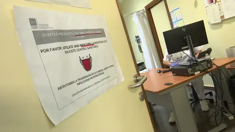 Médicos denuncian un aumento de las agresiones graves durante la pandemia: "Os vamos a cortar el cuello" Médicos denuncian un aumento de las agresiones graves durante la pandemia: "Os vamos a cortar el cuello"