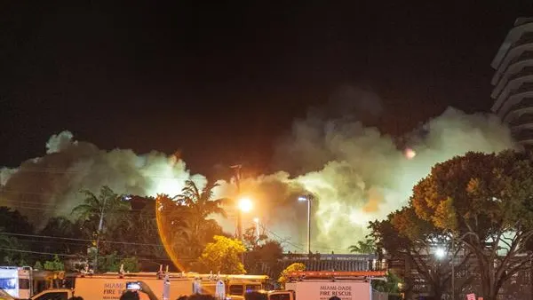 Demolici&oacute;n del edificio que colaps&oacute; en Miami