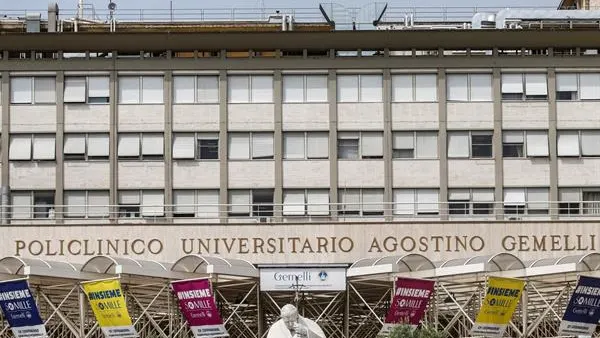 Fachada del Hospital Policínico Universitario Agostino Gemelli Fachada del Hospital Policínico Universitario Agostino Gemelli