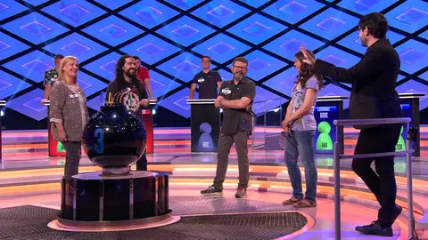 Juanra Bonet no quiere aburrirse con la historia de Héctor en ‘¡Boom!’: “Empieza muy atrás esto, ¿acaba en el mismo año?” Juanra Bonet no quiere aburrirse con la historia de Héctor en ‘¡Boom!’: “Empieza muy atrás esto, ¿acaba en el mismo año?”