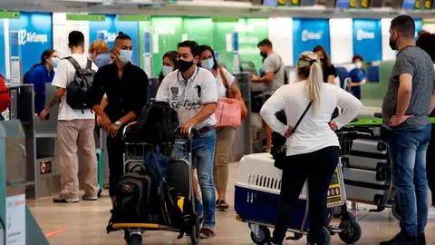 Aeropuerto de Madrid Barajas Adolfo Suárez Coronavirus