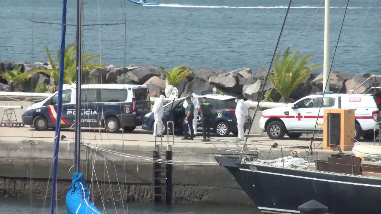 Salvamento marítimo lleva hasta la costa de Gran Canaria a nueve senegaleses que viajaban como polizones en un buque Salvamento marítimo lleva hasta la costa de Gran Canaria a nueve senegaleses que viajaban como polizones en un buque
