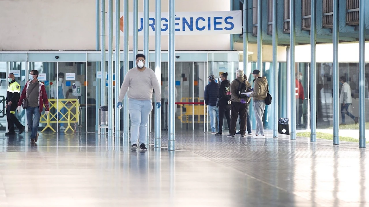 Vista de la entrada de urgencias del Hospital del Mar de Barcelona. Vista de la entrada de urgencias del Hospital del Mar de Barcelona.