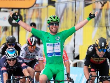 Mark Cavendish logra la victoria en la etapa 10 del Tour de Francia