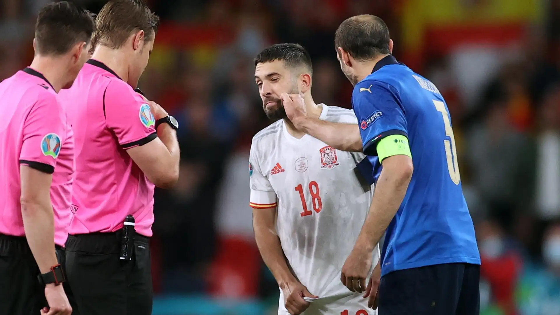 Qu&eacute; pas&oacute; realmente en el sorteo de la tanda de penaltis entre Chiellini y Jordi Alba: "Mentiroso, mentiroso"