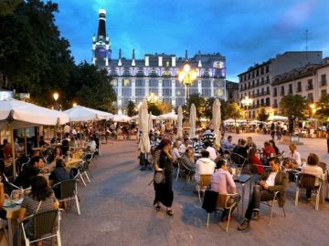 Marcha atrás en la desescalada y protestas de las comunidades autónomas.