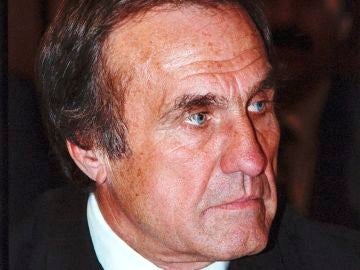 El expiloto de F1 Carlos Alberto Reutemann, en la UCI en "una situaci&oacute;n cr&iacute;tica" e "irreversible"