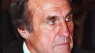 El expiloto de F1 Carlos Alberto Reutemann, en la UCI en "una situación crítica" e "irreversible" El expiloto de F1 Carlos Alberto Reutemann, en la UCI en "una situación crítica" e "irreversible"