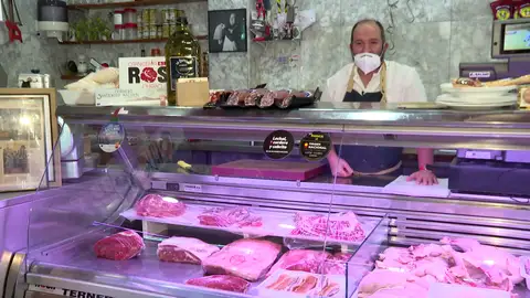 Indignación entre los ganaderos por la petición de Alberto Garzón de comer menos carne: "No estamos para que nos hagan daño" Indignación entre los ganaderos por la petición de Alberto Garzón de comer menos carne: "No estamos para que nos hagan daño"
