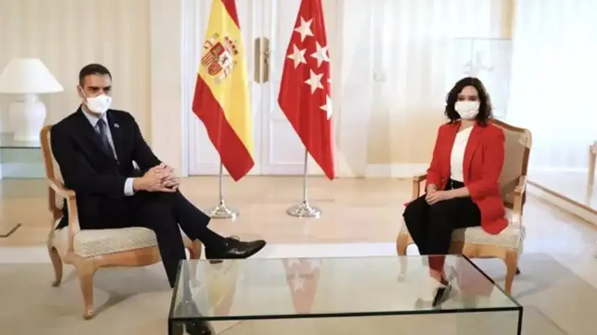 Isabel Díaz Ayuso y Pedro Sánchez, durante su reunión en septiembre de 2020. Isabel Díaz Ayuso y Pedro Sánchez, durante su reunión en septiembre de 2020.