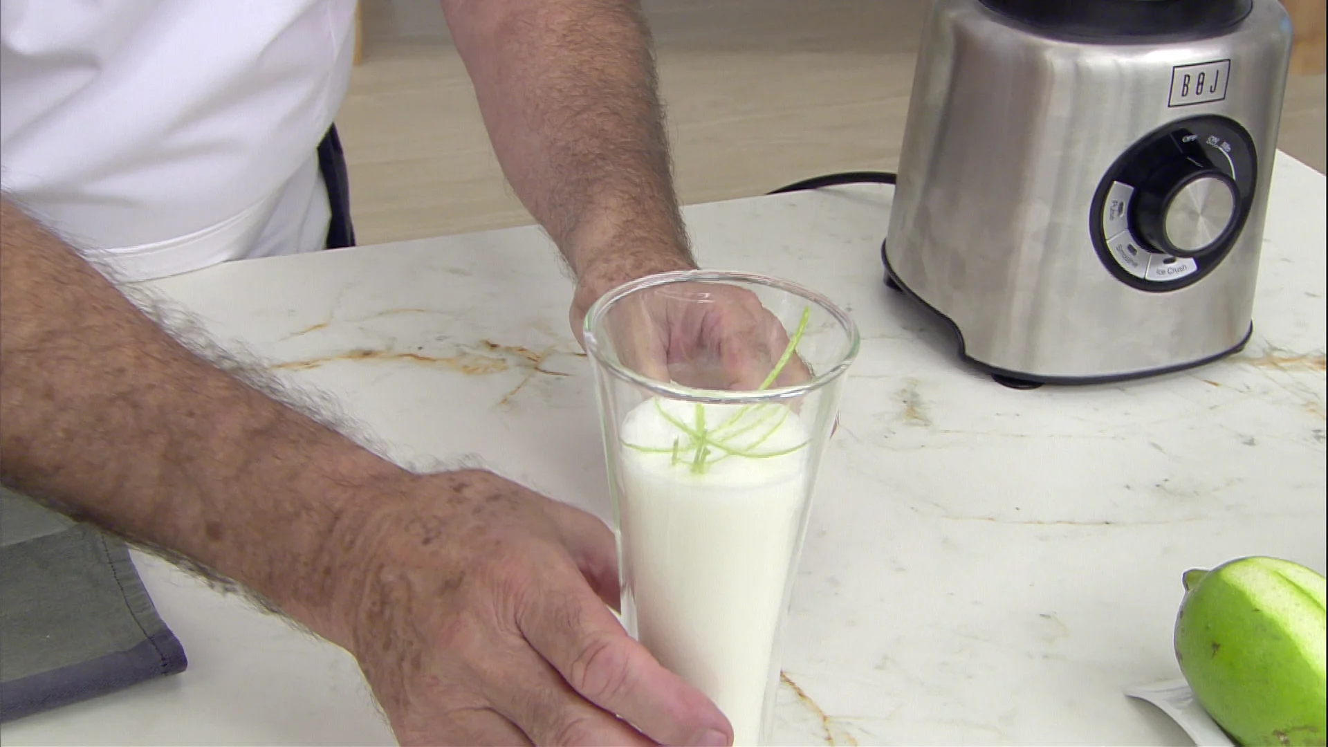 Un postre ideal para el verano: sorbete de lim&oacute;n al txakol&iacute;, de Karlos Argui&ntilde;ano
