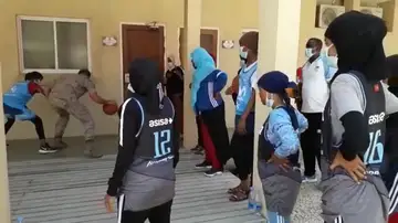 El regalo de Estudiantes a unas mujeres que sufren amenazas terroristas por jugar al baloncesto en Somalia El regalo de Estudiantes a unas mujeres que sufren amenazas terroristas por jugar al baloncesto en Somalia