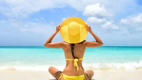 Mujer en playa Mujer en playa