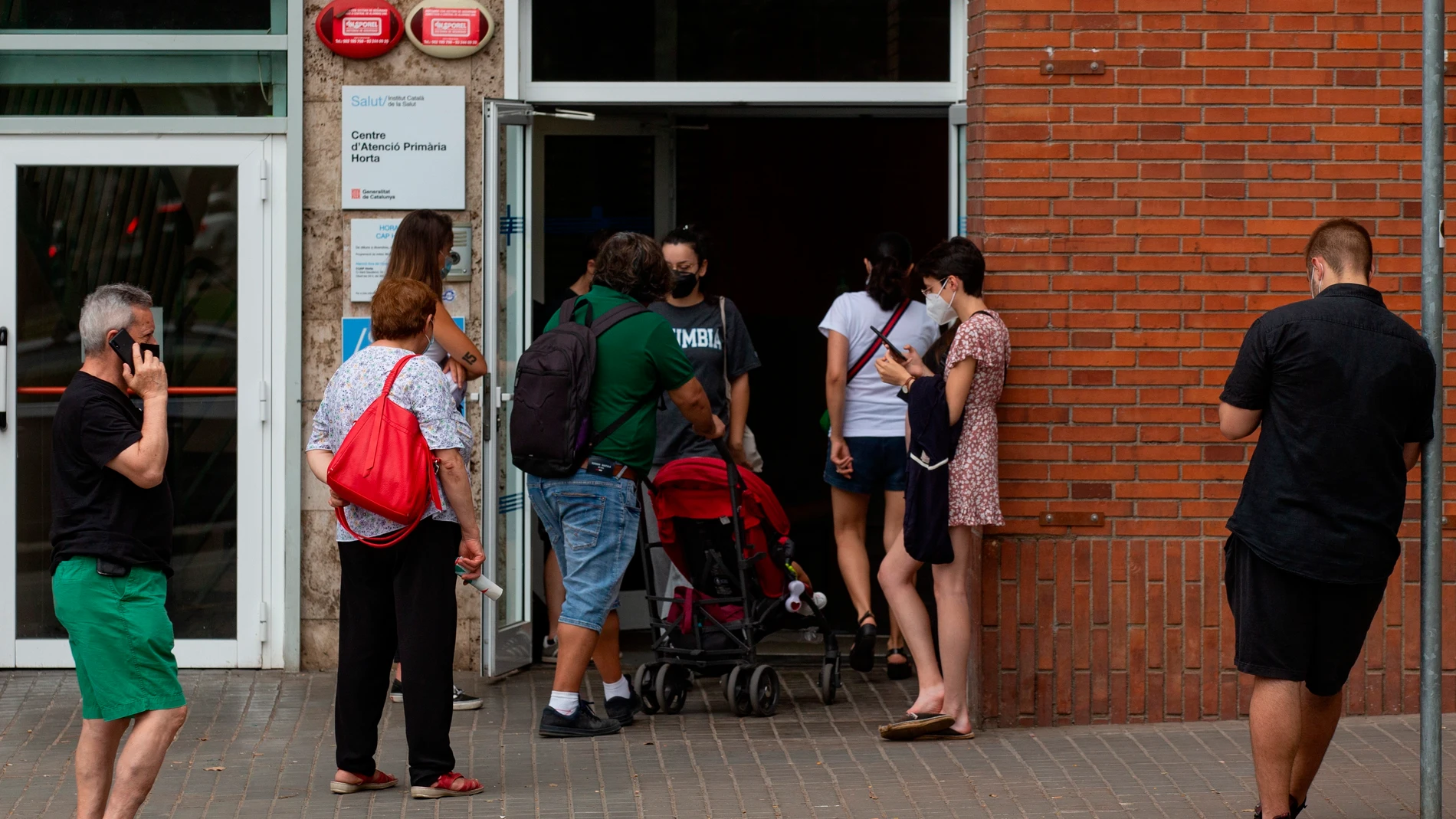 Cataluña dejará de hacer test a contactos asintomáticos para liberar la atención primaria ante el aumento de contagios