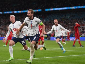 Inglaterra jugará la final de la Eurocopa ante Italia tras un polémico penalti