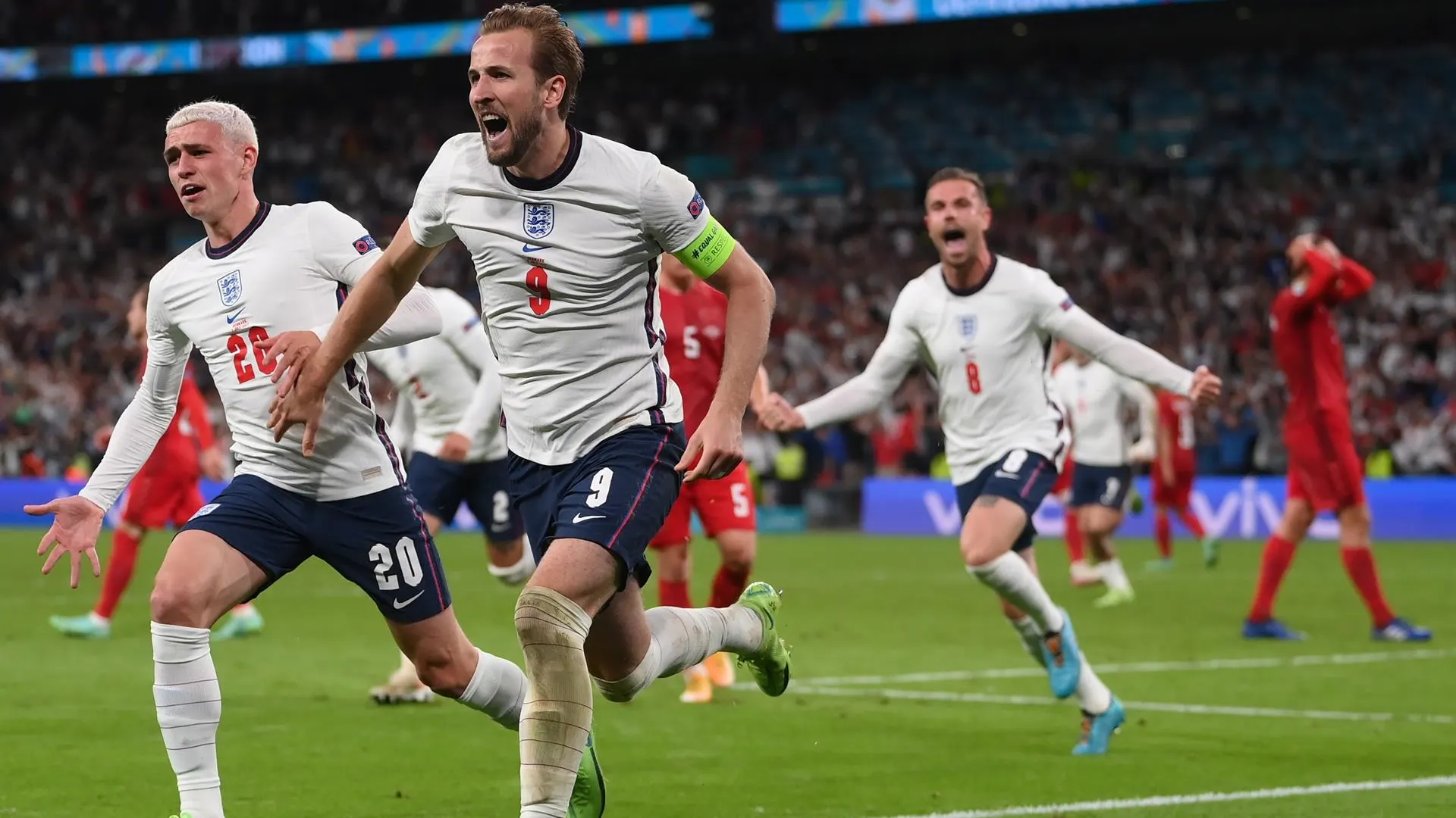 Inglaterra jugar&aacute; la final de la Eurocopa ante Italia tras un pol&eacute;mico penalti 