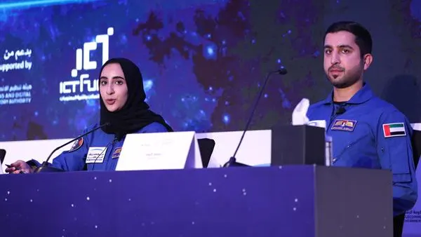 Primera astronauta emiratí Primera astronauta emiratí