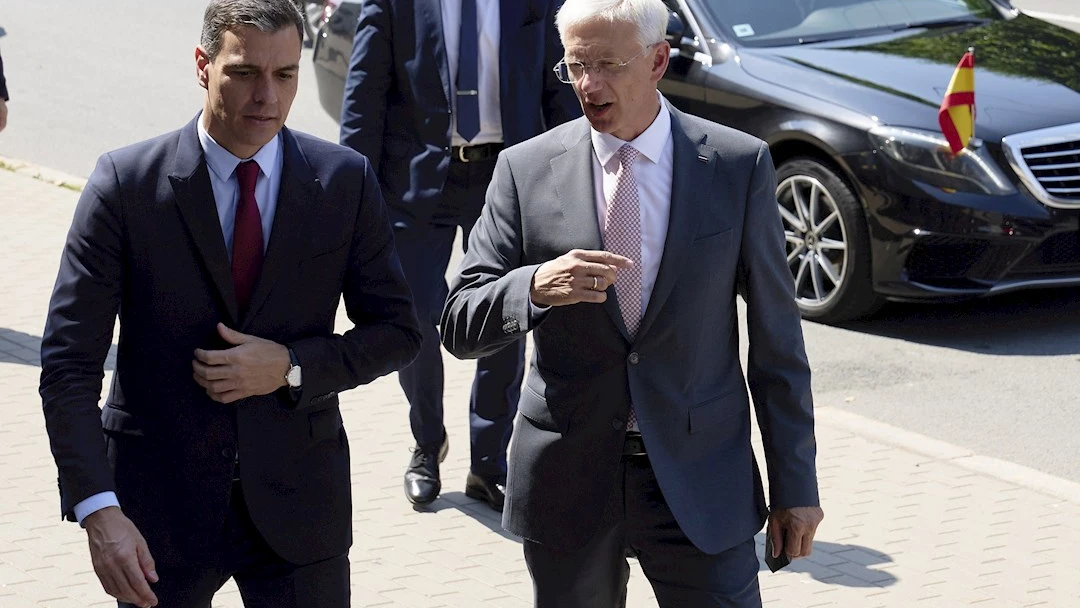 Se interrumpe de urgencia la rueda de prensa de Pedro S&aacute;nchez en Lituania