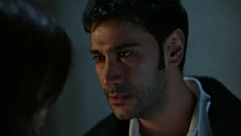 Yilmaz, celoso tras el encuentro a solas de Züleyha con Demir Yilmaz, celoso tras el encuentro a solas de Züleyha con Demir