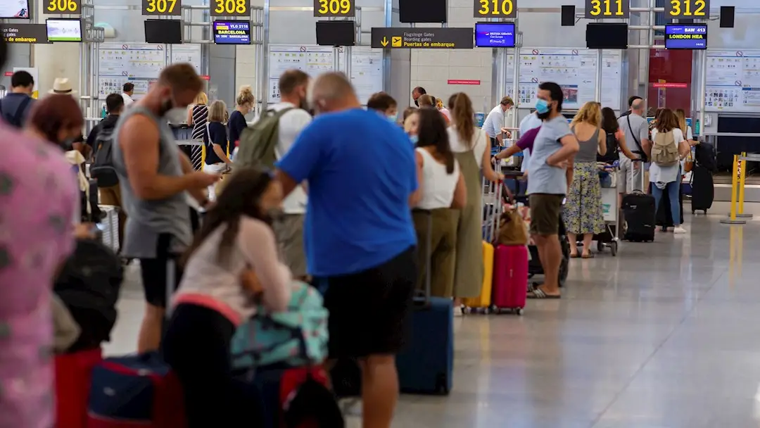 Un operador turístico belga repatría a sus clientes tras un brote de coronavirus en la Costa Brava Un operador turístico belga repatría a sus clientes tras un brote de coronavirus en la Costa Brava