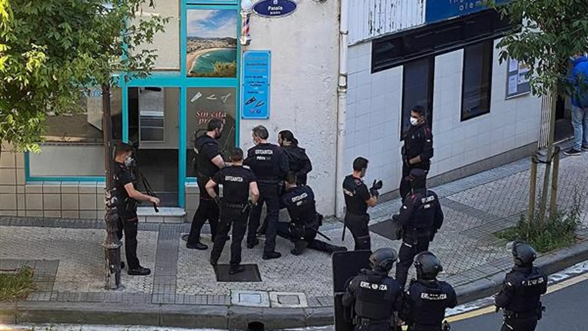 Momento de la detención del presunto asesino en San Sebastián