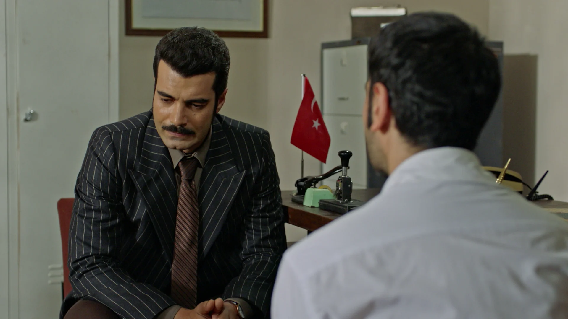 Demir, dispuesto a todo por Yilmaz: "Voy a contratar un abogado para que lleve tu caso" Demir, dispuesto a todo por Yilmaz: "Voy a contratar un abogado para que lleve tu caso"