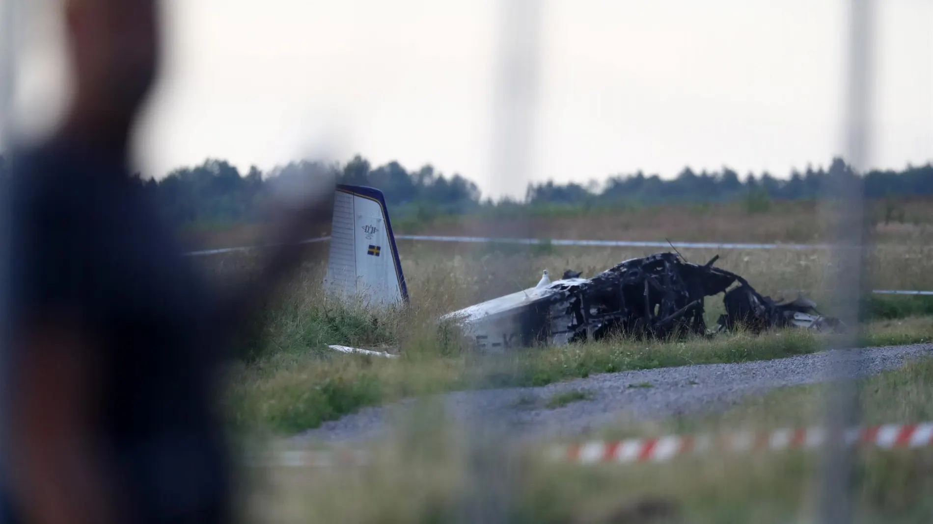 Nueve muertos tras caer un avión en un aeropuerto del sur de Suecia.