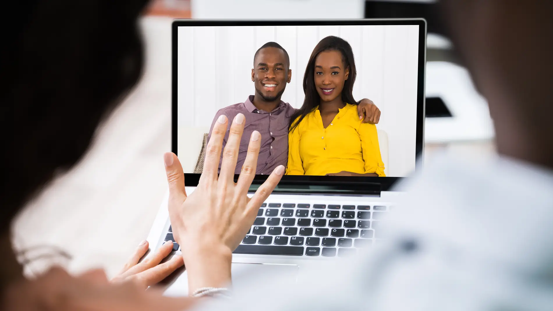 Consejos útiles para sobrellevar una relación de pareja a distancia