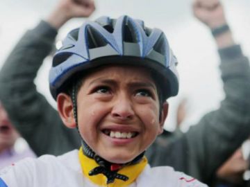 Muere atropellado un ciclista colombiano de 13 años aficionado a Egan Bernal