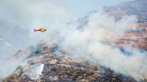Los bomberos dan por estabilizado el incendio en Cap de Creus Los bomberos dan por estabilizado el incendio en Cap de Creus