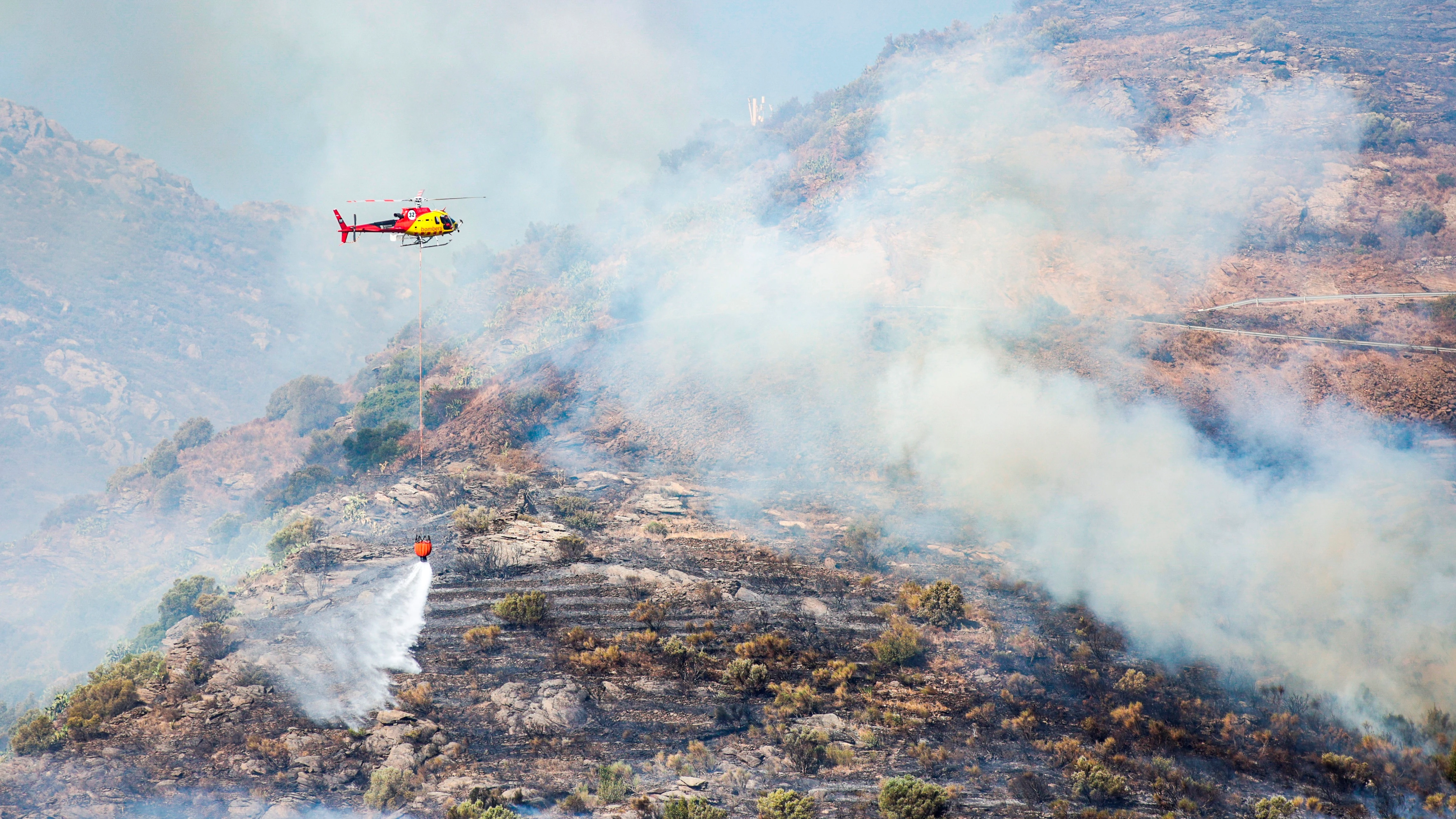Los bomberos dan por estabilizado el incendio en Cap de Creus Los bomberos dan por estabilizado el incendio en Cap de Creus