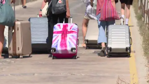 El sector del turismo confía en los viajeros nacionales para salvar la temporada de verano El sector del turismo confía en los viajeros nacionales para salvar la temporada de verano