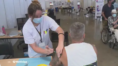 Canarias estudia prohibir el acceso a lugares de uso público a quienes no tengan certificado de vacunación Canarias estudia prohibir el acceso a lugares de uso público a quienes no tengan certificado de vacunación