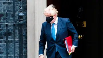 El primer ministro británico, Boris Johnson, en la puerta de Downing Street El primer ministro británico, Boris Johnson, en la puerta de Downing Street