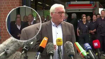 El sucesor de Angela Merkel, Armin Laschet, pide perdón por reírse en medio de una comparecencia del presidente alemán El sucesor de Angela Merkel, Armin Laschet, pide perdón por reírse en medio de una comparecencia del presidente alemán