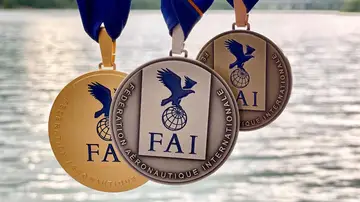Horacio Llorens arrasa en el Mundial de Parapente Acrobático 2021 con tres medallas Horacio Llorens arrasa en el Mundial de Parapente Acrobático 2021 con tres medallas