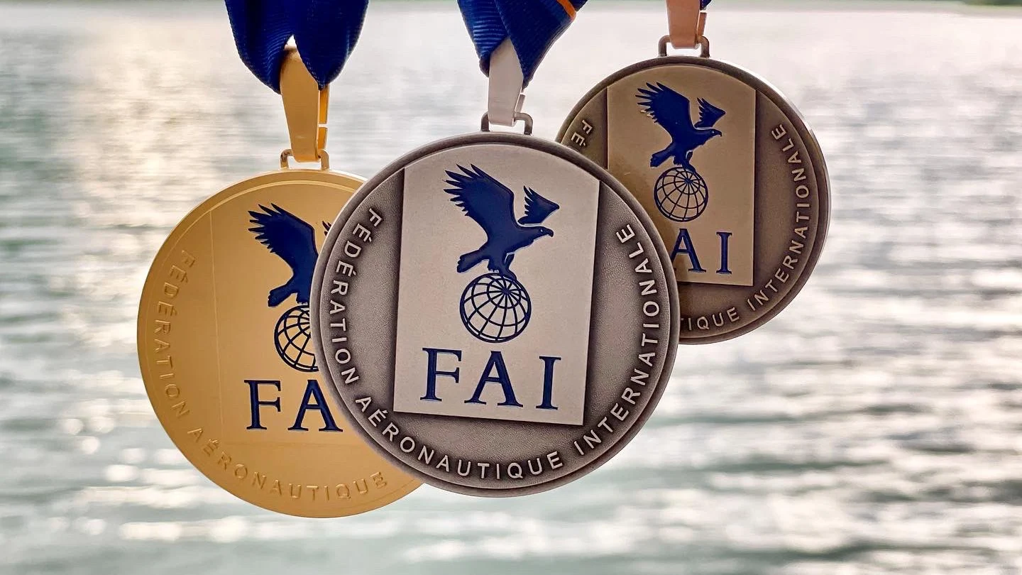 Horacio Llorens arrasa en el Mundial de Parapente Acrobático 2021 con tres medallas Horacio Llorens arrasa en el Mundial de Parapente Acrobático 2021 con tres medallas